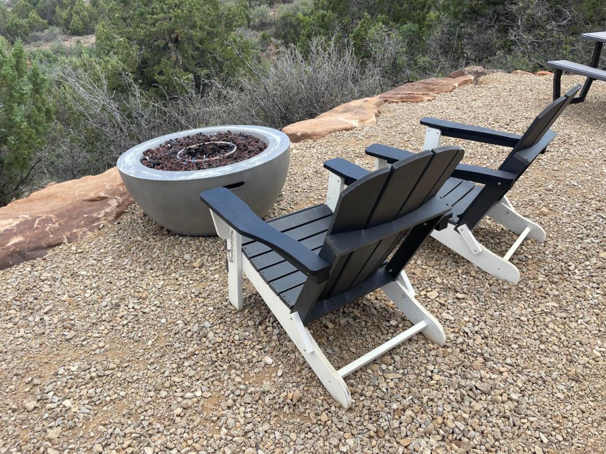 Canyon Rim Domes - A Luxury Glamping Experience!! Монтичелло Экстерьер фото